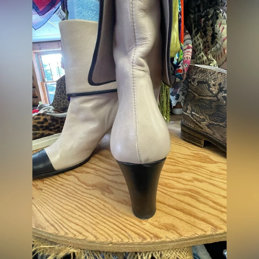 🖤Great USED Condition 39(9.5) Taryn Rose Chanel like booties🔥 - Picture 7 of 16